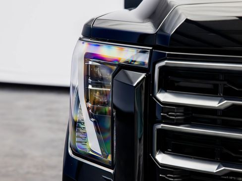 Used 2025 GMC Sierra 2500 AT4 w/ AT4 Premium Plus Package image 3