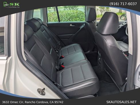Used 2011 Volkswagen Tiguan S image 19