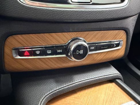 Used 2022 Volvo XC90 T8 Inscription Expression image 23