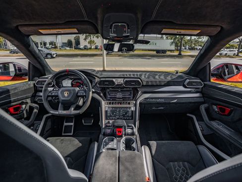 Used 2024 Lamborghini Urus Performante image 27