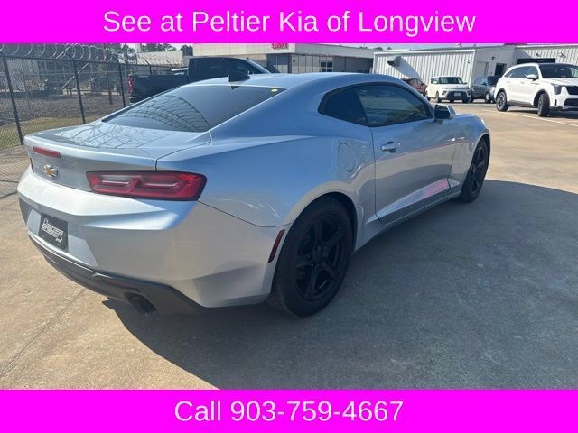 Used 2017 Chevrolet Camaro LT RWD image 5