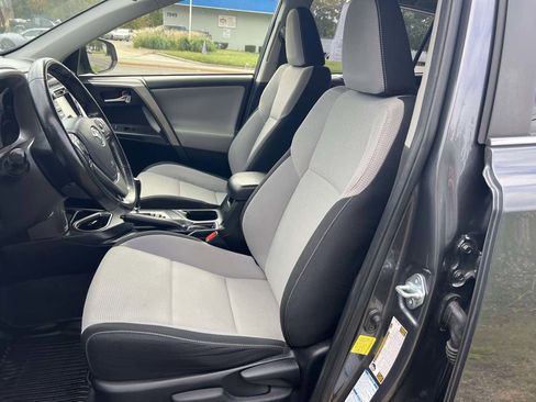 Used 2018 Toyota RAV4 XLE image 10