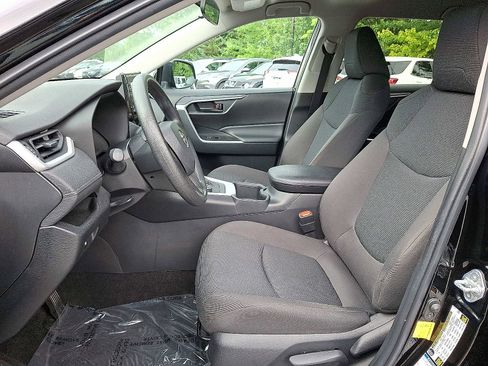 Used 2022 Toyota RAV4 LE image 13