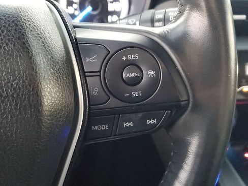 Certified 2022 Toyota Venza LE image 34