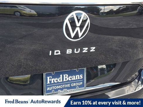 New 2025 Volkswagen ID. Buzz Pro S image 11