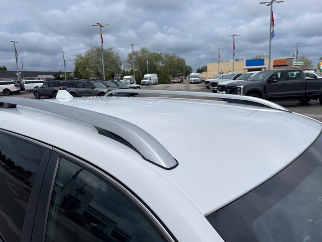 Used 2018 Jeep Cherokee Overland w/ Technology Group AWD/4WD image 13