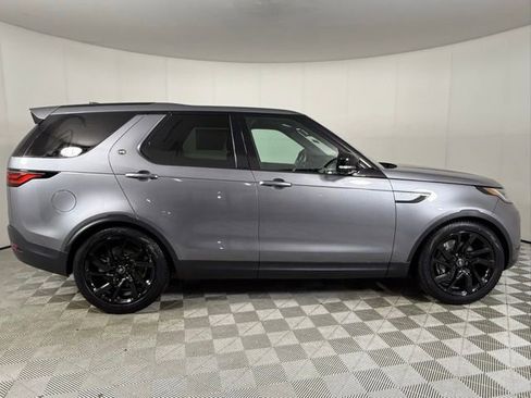 Certified 2025 Land Rover Discovery S image 7