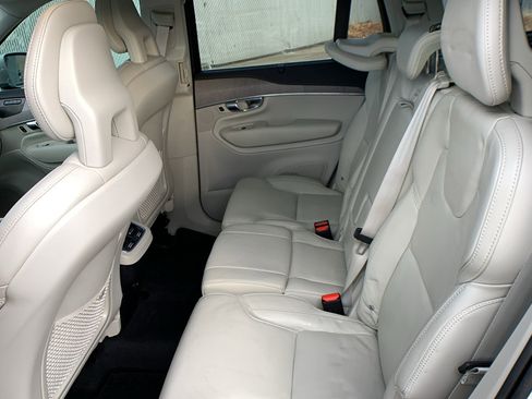 Used 2022 Volvo XC90 T6 Inscription w/ Advanced Package image 23