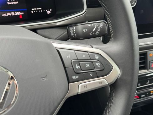 New 2026 Volkswagen Taos SE image 34