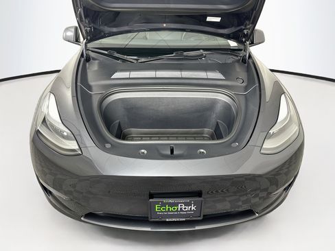 Used 2024 Tesla Model Y Long Range AWD/4WD image 35