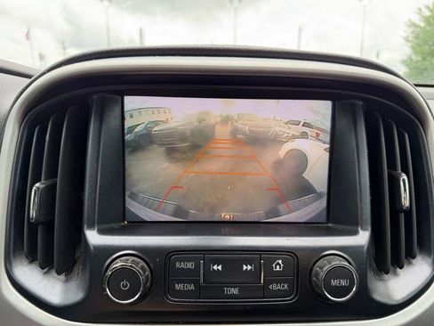 Used 2017 GMC Canyon SLE AWD/4WD image 8