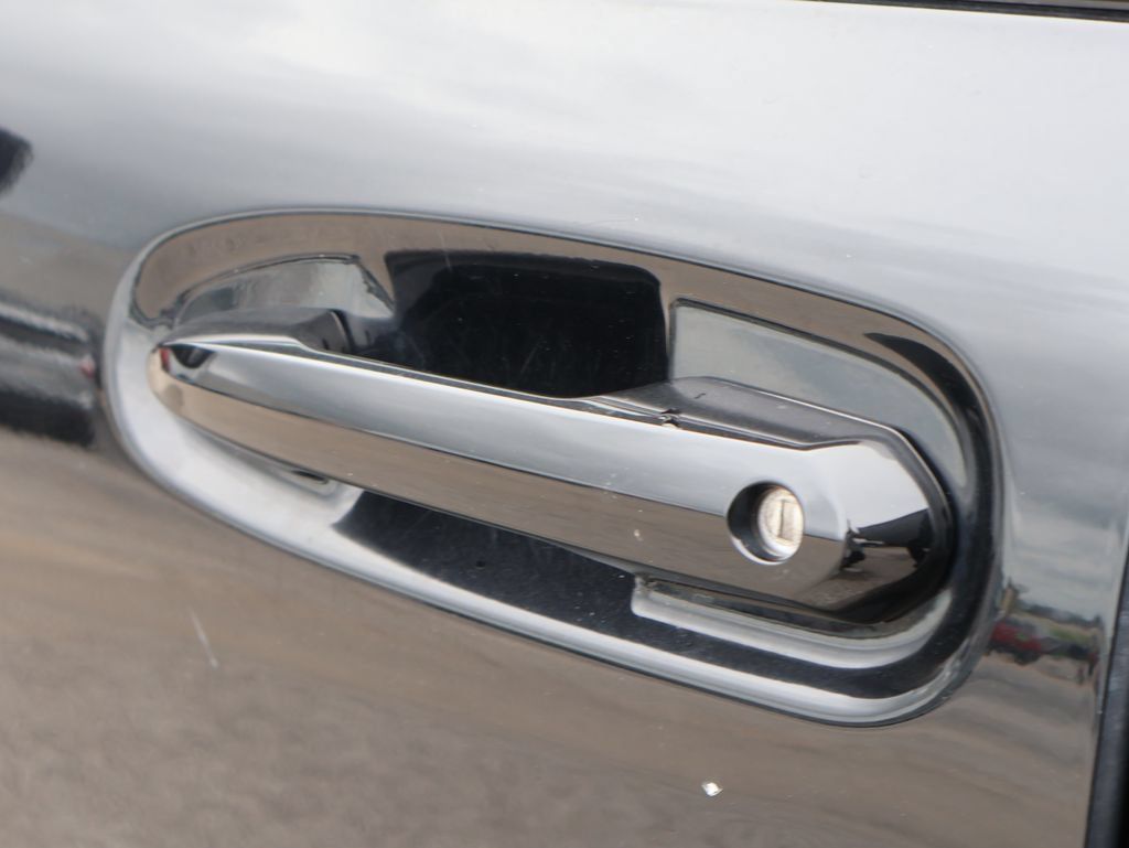 Used 2024 Toyota Sienna LE FWD image 18