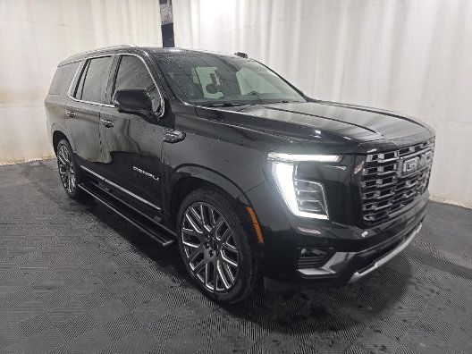 Used 2025 GMC Yukon Denali Ultimate AWD/4WD image 3