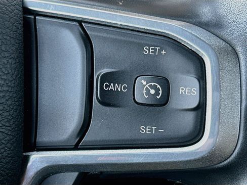 Used 2022 RAM 1500 Laramie AWD/4WD image 35