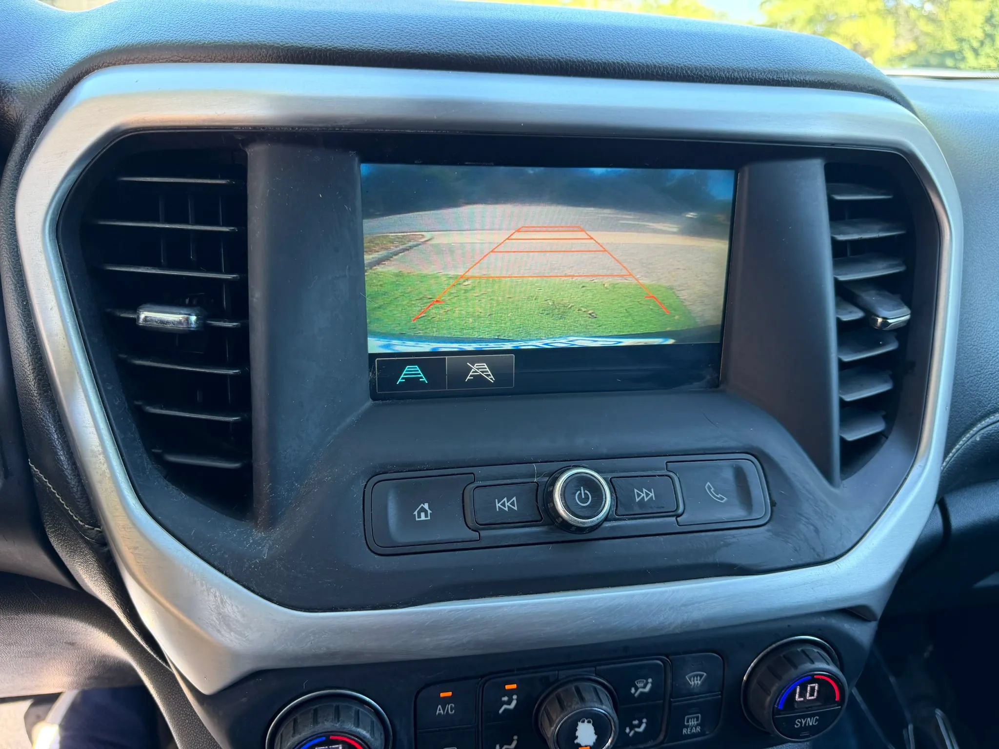 Used 2017 GMC Acadia SLE w/ Driver Alert Package I AWD/4WD image 24