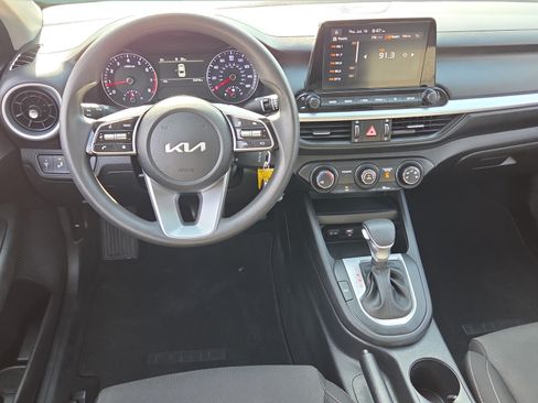 Used 2024 Kia Forte LXS w/ LXS Technology Package FWD image 11