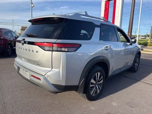 Certified 2024 Nissan Pathfinder SL AWD/4WD image 5