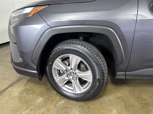 Used 2023 Toyota RAV4 XLE w/ Convenience Package image 5