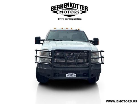 Used 2015 Ford F350 XLT image 2