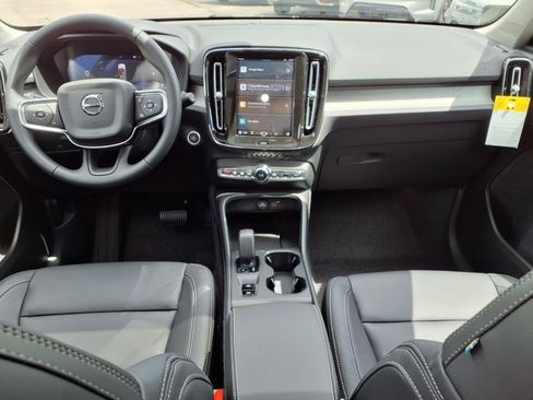 New 2025 Volvo XC40 B5 Core w/ Protection Package Premier image 12