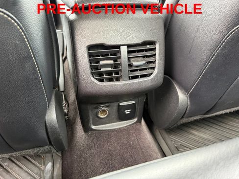 Used 2017 Ford Fusion SE w/ Fusion SE Technology Package FWD image 16