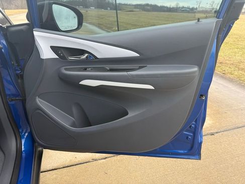 Used 2020 Chevrolet Bolt LT image 19