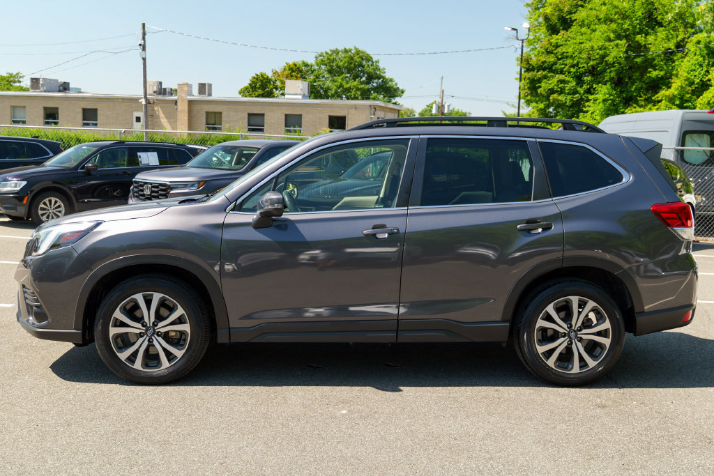 Used 2023 Subaru Forester Limited AWD/4WD image 4