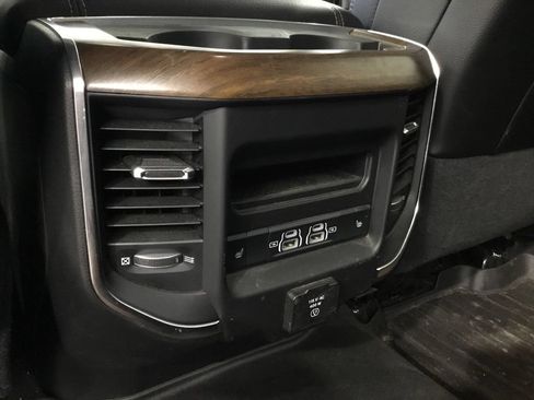 Used 2022 RAM 2500 Laramie AWD/4WD image 30