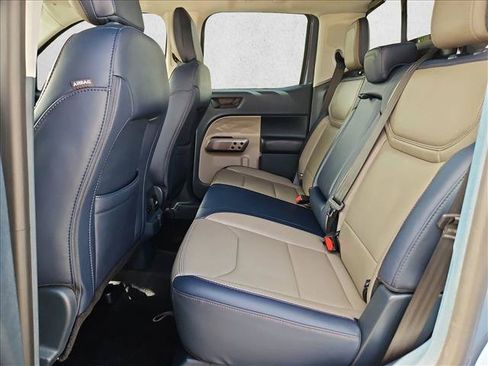 Used 2025 Ford Maverick Lariat AWD/4WD image 19