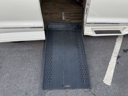 Used 2017 Chrysler Pacifica Limited w/ Advanced Safetytec Group image 45