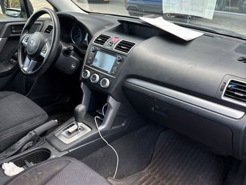 Used 2018 Subaru Forester 2.5i w/ Alloy Wheel Package image 25