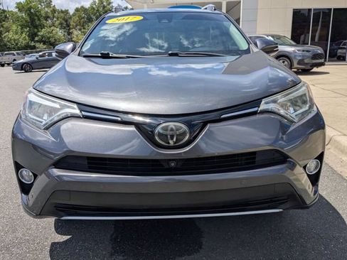 Used 2017 Toyota RAV4 Platinum FWD image 3