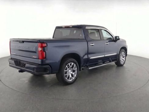 Used 2022 Chevrolet Silverado 1500 RST w/ LPO, Blackout Package RWD image 7