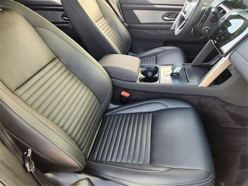 Used 2024 Land Rover Discovery Sport Dynamic SE image 14