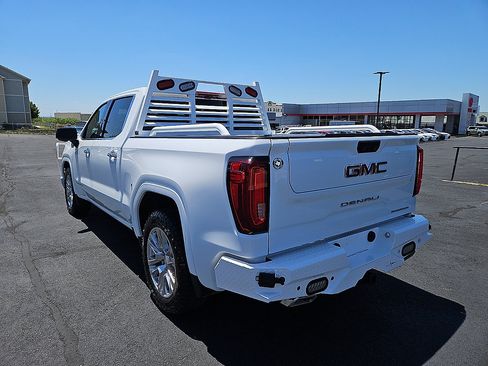 Used 2023 GMC Sierra 1500 Denali w/ Technology Package AWD/4WD image 3