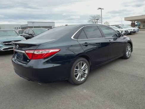 Used 2015 Toyota Camry SE w/ Moonroof Package FWD image 8