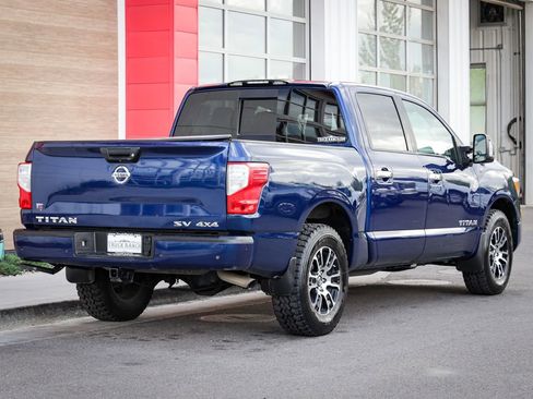 Used 2021 Nissan Titan SV w/ SV Convenience Package AWD/4WD image 3