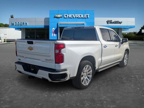Used 2022 Chevrolet Silverado 1500 High Country w/ Technology Package image 5