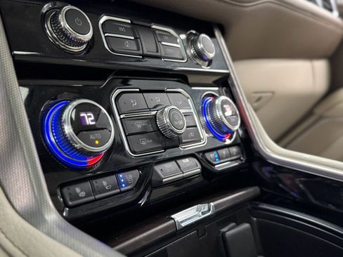 Used 2021 GMC Yukon Denali w/ Denali Premium Package image 29