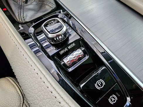 Used 2021 Volvo XC90 T5 Momentum w/ Climate Package image 50