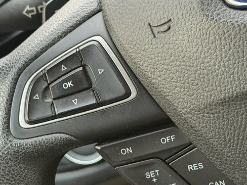 Used 2017 Ford Escape SE w/ Equipment Group 201A FWD image 18