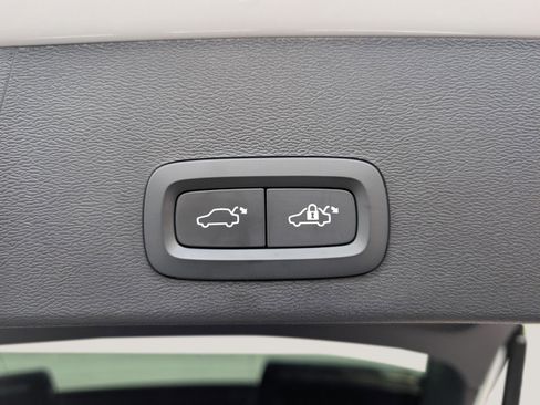 Used 2023 Volvo XC40 Recharge Ultimate w/ Protection Package Premier image 19