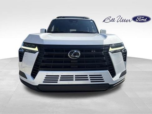 Used 2024 Lexus GX 550 w/ Accessory Package (31) AWD/4WD image 2