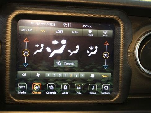 Used 2022 Jeep Wrangler Unlimited Sahara w/ Cold Weather Group image 24