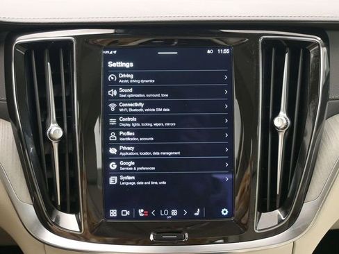 Used 2023 Volvo S60 B5 Ultimate w/ Climate Package image 15