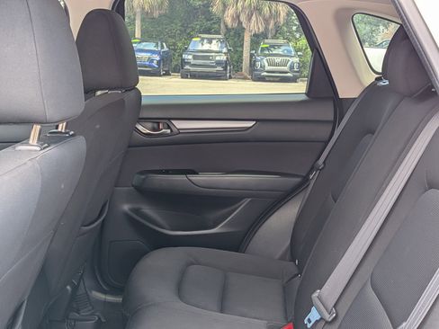Used 2017 Hyundai Santa Fe SE FWD image 10