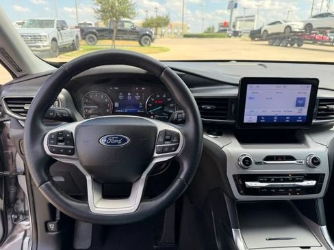 Used 2023 Ford Explorer XLT w/ Equipment Group 202A RWD image 14