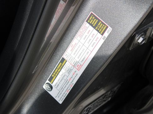 Used 2025 Nissan Rogue SL w/ SL Premium Package image 30