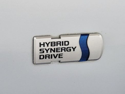 Used 2012 Toyota Prius V Three FWD image 10