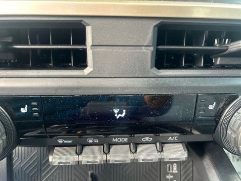 Used 2025 Toyota Tacoma TRD Sport image 20